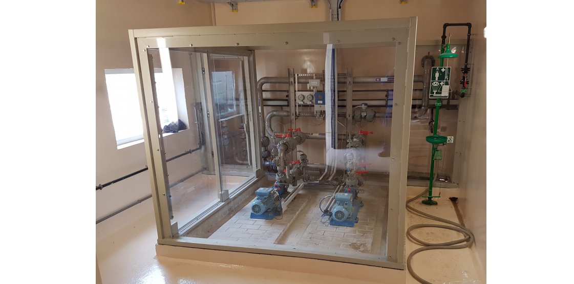 Protection contre les projections d’acide