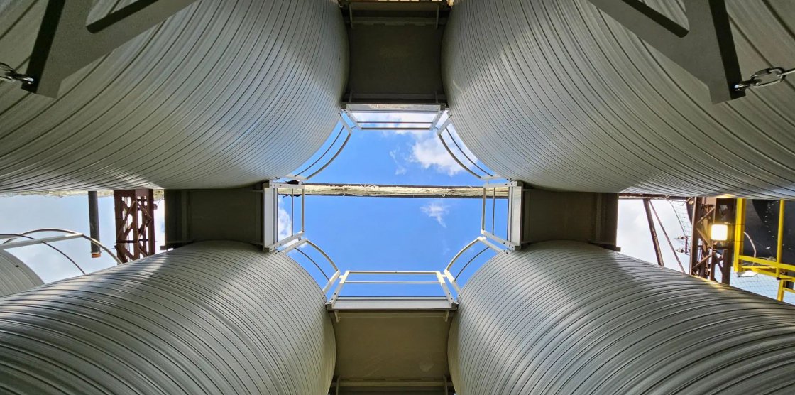 Lot de cuves pour le traitement de l'inox
